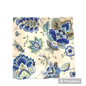 222 Fifth Salad/Dessert Plates (2)